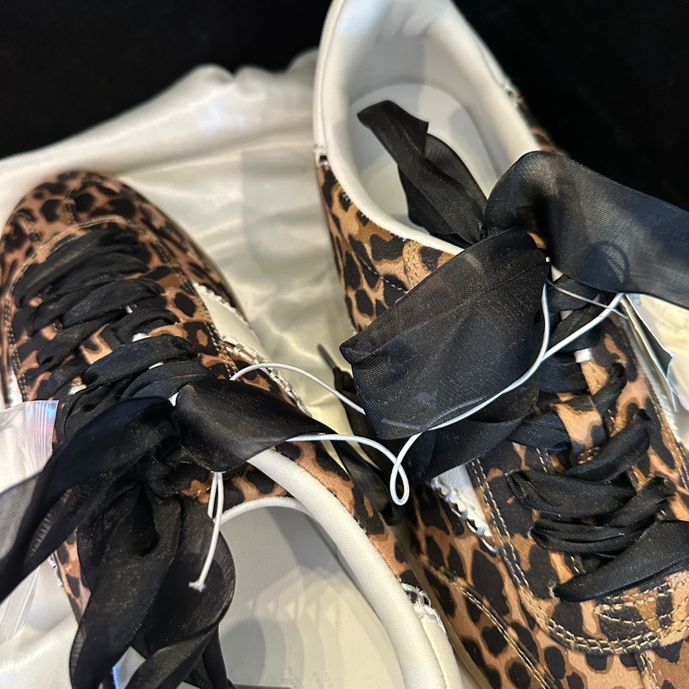 Universal Thread Leopard Print Sneakers with Black Accents NWT - Picture 13 of 16